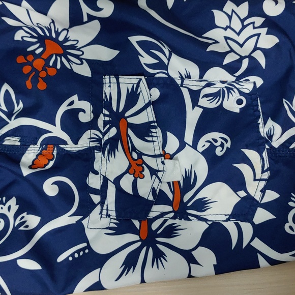 Old Navy Board Shorts Size L - Picture 5 of 7